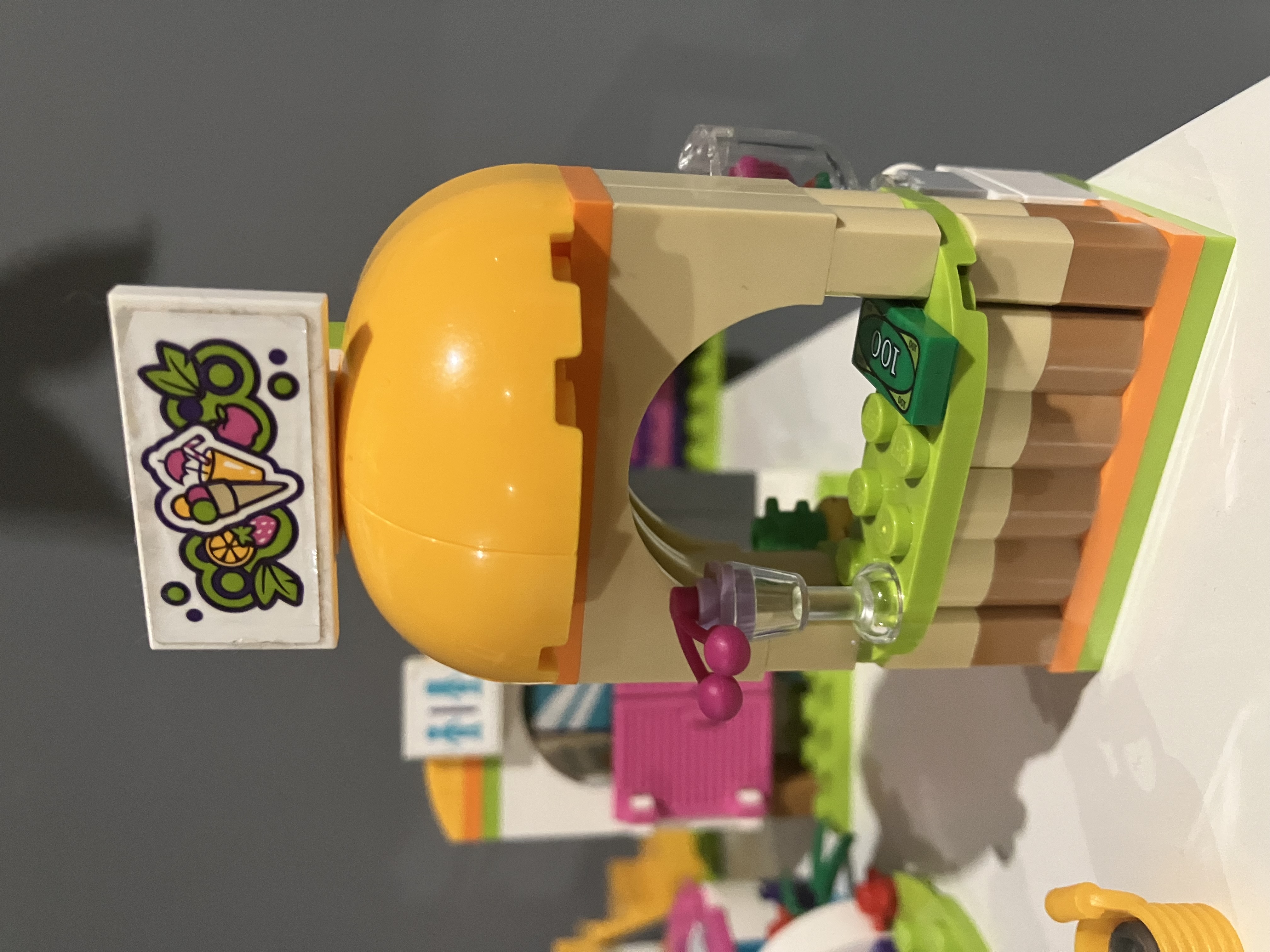 LEGO® Friends 41313 Letní bazén v městečku Heartlake
