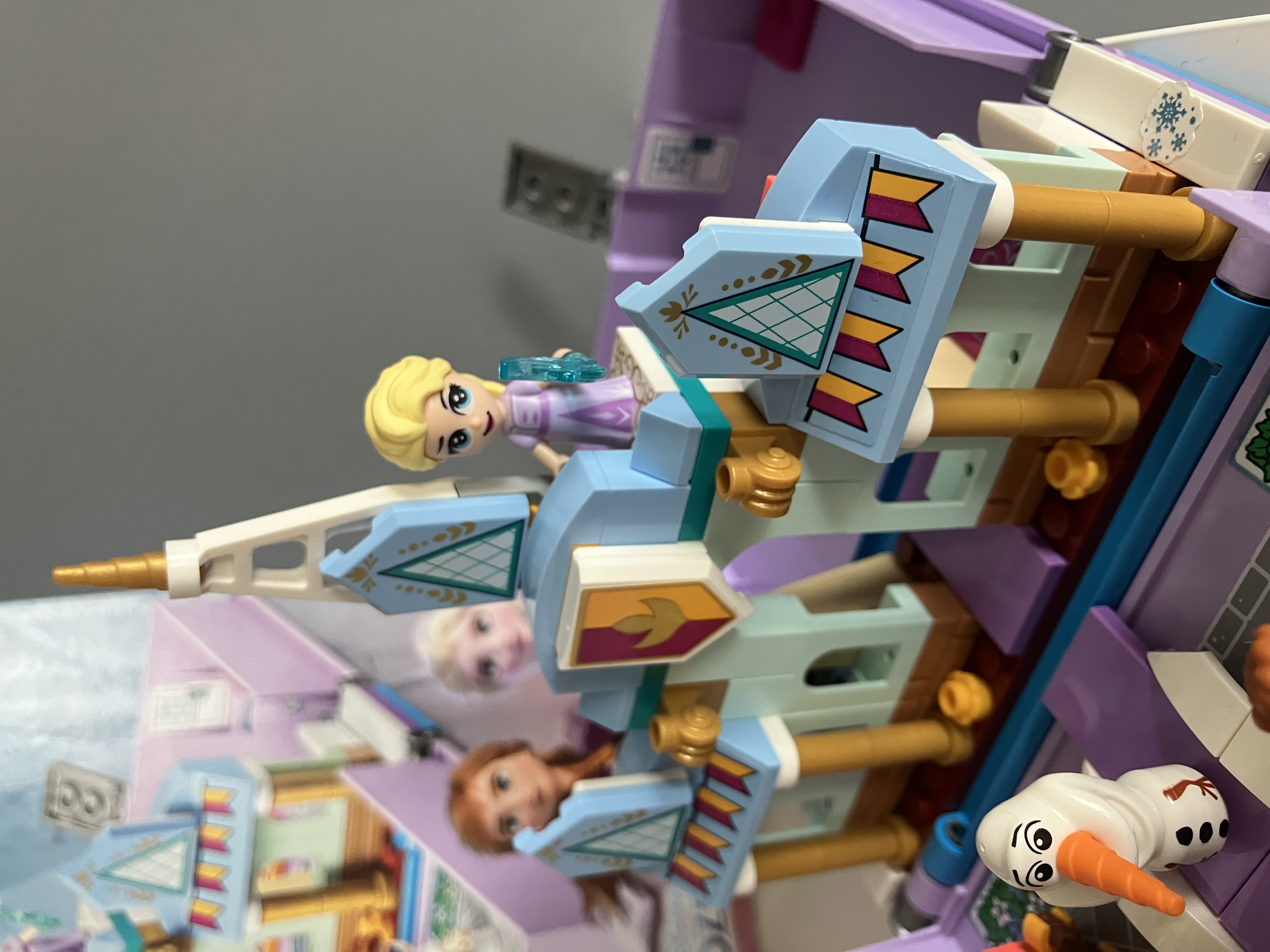 LEGO® Disney 43175 Anna a Elsa a jejich pohádková kniha dobrodružství